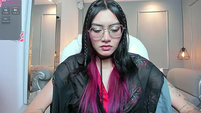 AzuraKindong online show from December 5, 2025, 7:21 pm