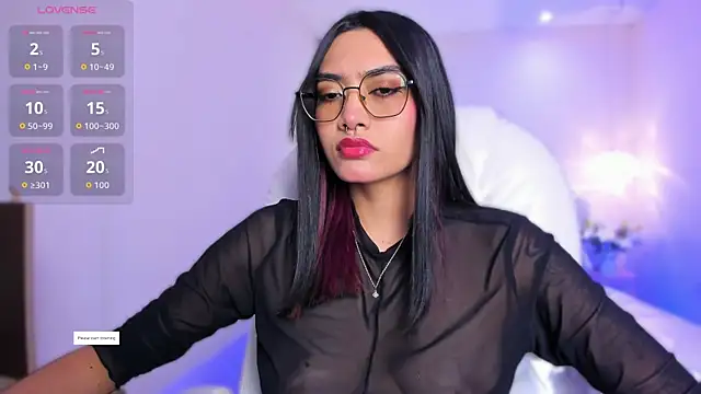 Snapshot of AzuraKindong chatting on June 9, 2026, 7:25 pm AzuraKindong online show from June 9, 2026, 7:25 pm
