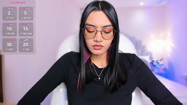 Snapshot of AzuraKindong chatting on June 13, 2026, 7:12 pm AzuraKindong online show from June 13, 2026, 7:12 pm