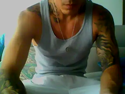 Snapshot of Skater29xx2 chatting on January 20, 2025, 9:53 pm Skater29xx2 online show from January 20, 2025, 9:53 pm