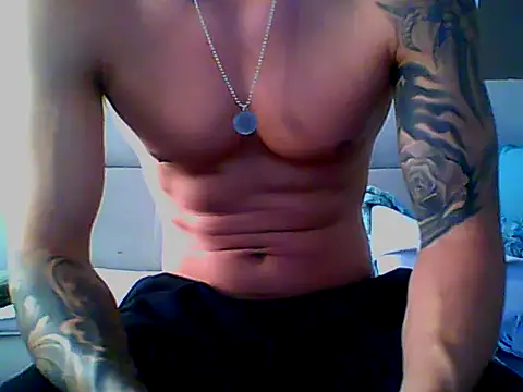 Snapshot of Skater29xx2 chatting on February 12, 2025, 3:38 pm Skater29xx2 online show from February 12, 2025, 3:38 pm