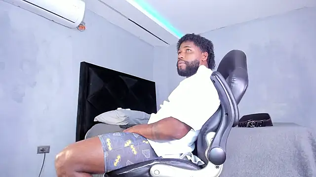 Snapshot of Dancelwashington chatting on February 3, 2026, 8:47 pm Dancelwashington online show from February 3, 2026, 8:47 pm