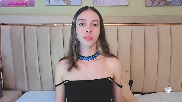 Snapshot of sophiia_grey_1 chatting on October 25, 2025, 10:15 pm sophiia grey 1 online show from October 25, 2025, 10:15 pm