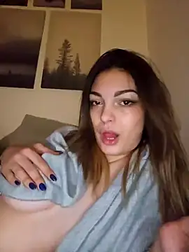 Snapshot of La_Nebulleuse-Nebulla chatting on January 6, 2025, 2:58 am La Nebulleuse-Nebulla online show from January 6, 2025, 2:58 am