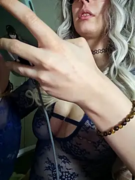 Snapshot of La_Nebulleuse-Nebulla chatting on February 26, 2025, 8:44 pm La Nebulleuse-Nebulla online show from February 26, 2025, 8:44 pm