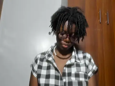 Snapshot of afro_pop chatting on December 31, 2024, 9:17 pm afro pop online show from December 31, 2024, 9:17 pm