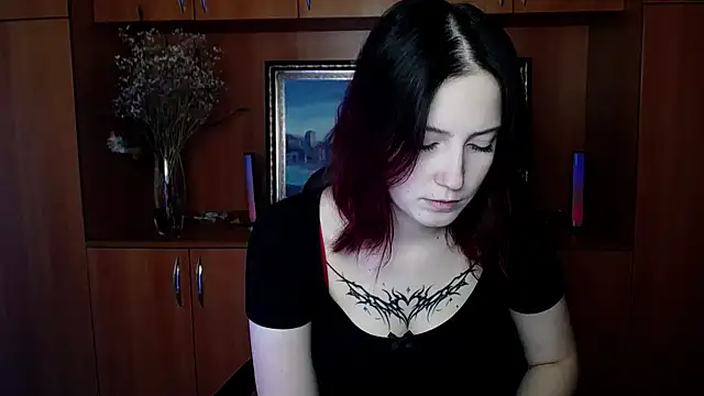 Snapshot of BlueberryDi chatting on October 28, 2025, 7:23 am BlueberryDi online show from October 28, 2025, 7:23 am