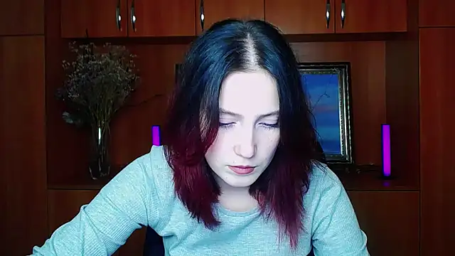 Snapshot of BlueberryDi chatting on November 4, 2025, 7:07 am BlueberryDi online show from November 4, 2025, 7:07 am