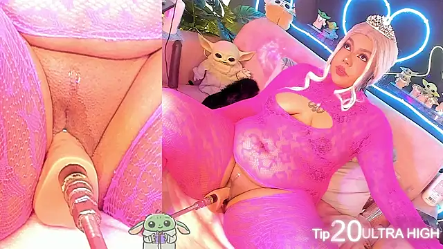 shayna manson  online show from September 19, 2025, 10:27 am