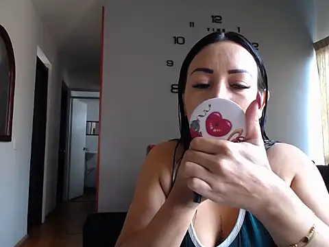 Laura martin  online show from March 20, 2026, 1:27 pm