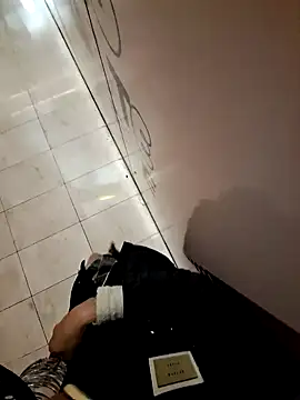 Snapshot of SexyErola27 chatting on January 3, 2025, 5:10 pm SexyErola27 online show from January 3, 2025, 5:10 pm