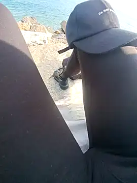 Snapshot of SexyErola27 chatting on February 14, 2025, 2:44 pm SexyErola27 online show from February 14, 2025, 2:44 pm