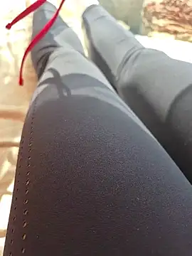 Snapshot of SexyErola27 chatting on October 8, 2025, 10:35 am SexyErola27 online show from October 8, 2025, 10:35 am