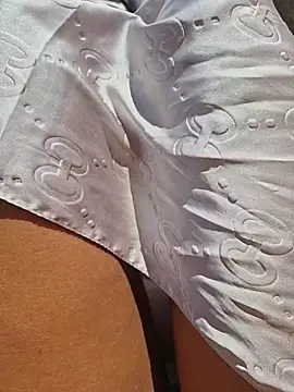 Snapshot of SexyErola27 chatting on October 27, 2025, 10:41 am SexyErola27 online show from October 27, 2025, 10:41 am