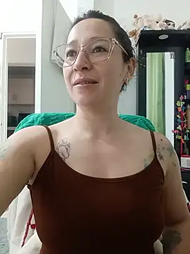 Snapshot of emilypoppy3 chatting on June 25, 2026, 6:12 pm emilypoppy3 online show from June 25, 2026, 6:12 pm