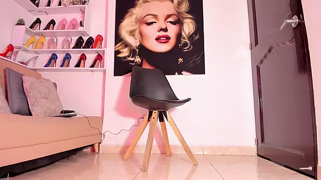 alisiadreams22 online show from March 20, 2026, 10:36 pm