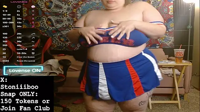 Snapshot of Stoniiiboo chatting on October 25, 2025, 12:23 pm Stoniiiboo online show from October 25, 2025, 12:23 pm