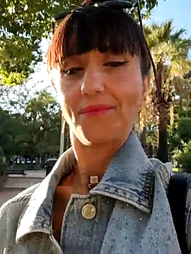 Melody87 online show from September 22, 2025, 4:42 pm