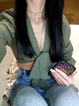 Melody87 online show from November 12, 2025, 9:58 pm