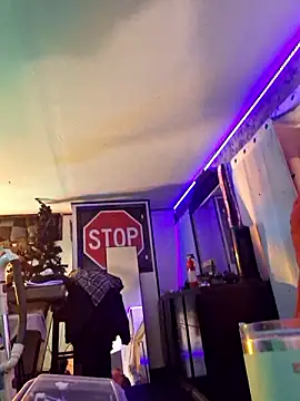 samone9 online show from December 5, 2024, 3:26 am