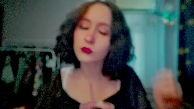 JoannaTompson online show from June 11, 2026, 2:53 am