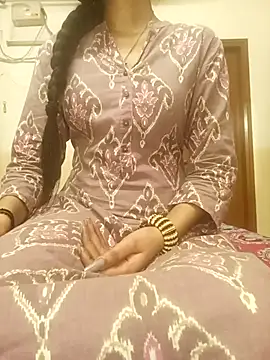 Snapshot of Ruchi-34 chatting on February 4, 2026, 11:31 pm Ruchi-34 online show from February 4, 2026, 11:31 pm