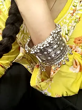 Snapshot of Ruchi-34 chatting on February 10, 2026, 10:25 pm Ruchi-34 online show from February 10, 2026, 10:25 pm