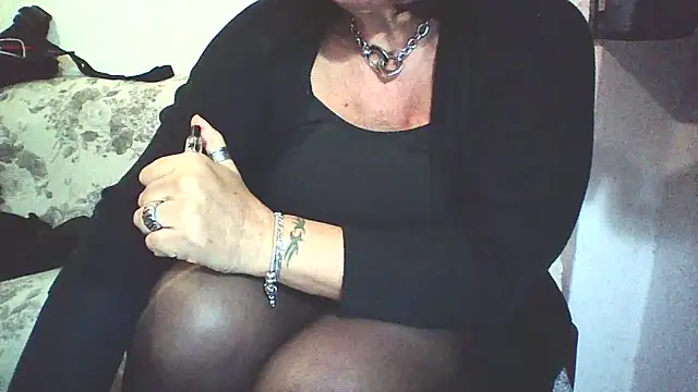 Snapshot of 45marina45 chatting on February 10, 2026, 3:49 pm 45marina45 online show from February 10, 2026, 3:49 pm