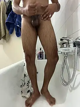 vinzpnr210 online show from December 18, 2024, 2:28 pm