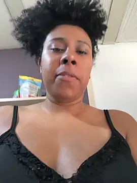 EmmilyBrant online show from May 25, 2026, 2:12 pm