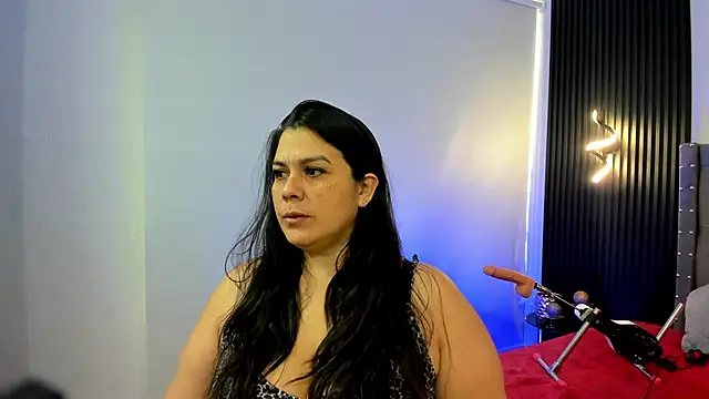 martina foxy  online show from November 11, 2025, 12:05 pm