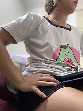 Snapshot of Mila_Morgan chatting on March 3, 2025, 5:07 pm Mila Morgan online show from March 3, 2025, 5:07 pm