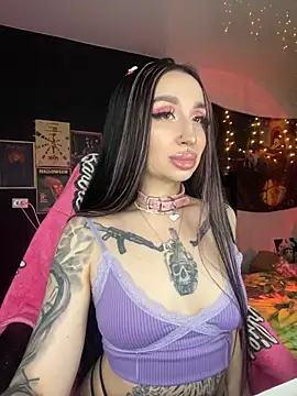 Snapshot of Molly__Moon chatting on December 18, 2024, 5:26 am Molly Moon online show from December 18, 2024, 5:26 am