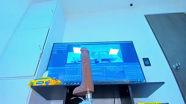 Snapshot of Isa__Blanc chatting on February 26, 2025, 9:53 am Isa Blanc online show from February 26, 2025, 9:53 am