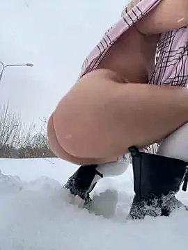 Snapshot of MerlinDave chatting on December 12, 2024, 4:59 am MerlinDave online show from December 12, 2024, 4:59 am