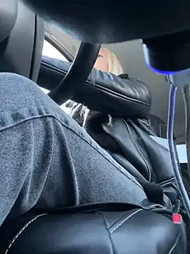 Snapshot of MerlinDave chatting on January 14, 2025, 3:11 am MerlinDave online show from January 14, 2025, 3:11 am