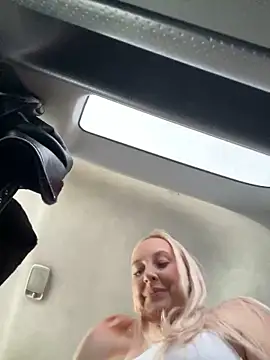 Snapshot of MerlinDave chatting on January 20, 2025, 4:32 am MerlinDave online show from January 20, 2025, 4:32 am