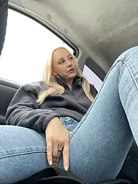 Snapshot of MerlinDave chatting on January 27, 2025, 4:09 am MerlinDave online show from January 27, 2025, 4:09 am