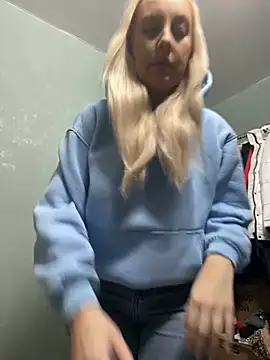 Snapshot of MerlinDave chatting on February 3, 2025, 1:09 am MerlinDave online show from February 3, 2025, 1:09 am