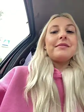 Snapshot of MerlinDave chatting on September 12, 2025, 1:28 am MerlinDave online show from September 12, 2025, 1:28 am