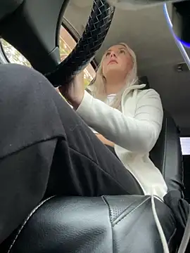 Snapshot of MerlinDave chatting on September 25, 2025, 1:20 am MerlinDave online show from September 25, 2025, 1:20 am