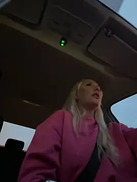 Snapshot of MerlinDave chatting on October 24, 2025, 12:52 am MerlinDave online show from October 24, 2025, 12:52 am