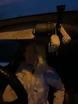 Snapshot of MerlinDave chatting on November 8, 2025, 1:06 am MerlinDave online show from November 8, 2025, 1:06 am