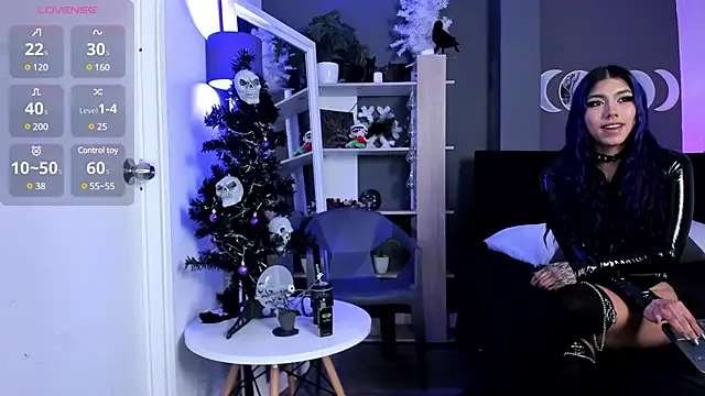 Snapshot of Raven_Witch_ chatting on December 31, 2024, 8:02 pm Raven Witch online show from December 31, 2024, 8:02 pm