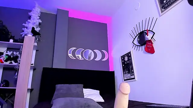 Snapshot of Raven_Witch_ chatting on January 5, 2025, 12:31 am Raven Witch online show from January 5, 2025, 12:31 am