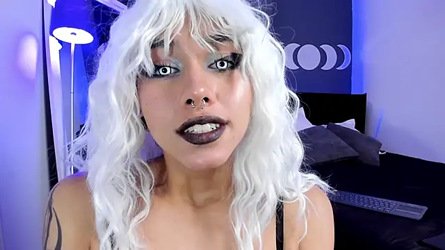 Snapshot of Raven_Witch_ chatting on January 12, 2025, 8:47 pm Raven Witch online show from January 12, 2025, 8:47 pm