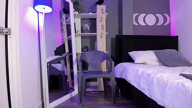 Snapshot of Raven_Witch_ chatting on February 5, 2025, 9:07 pm Raven Witch online show from February 5, 2025, 9:07 pm