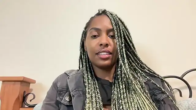 marisilva br online show from October 22, 2025, 11:37 pm