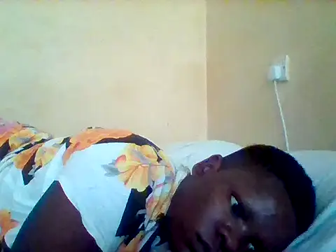 Snapshot of prittylorah15 chatting on October 30, 2025, 6:37 am prittylorah15 online show from October 30, 2025, 6:37 am