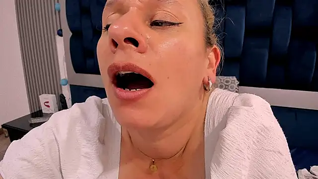 Snapshot of sofia_mature chatting on December 7, 2024, 6:59 pm sofia mature online show from December 7, 2024, 6:59 pm